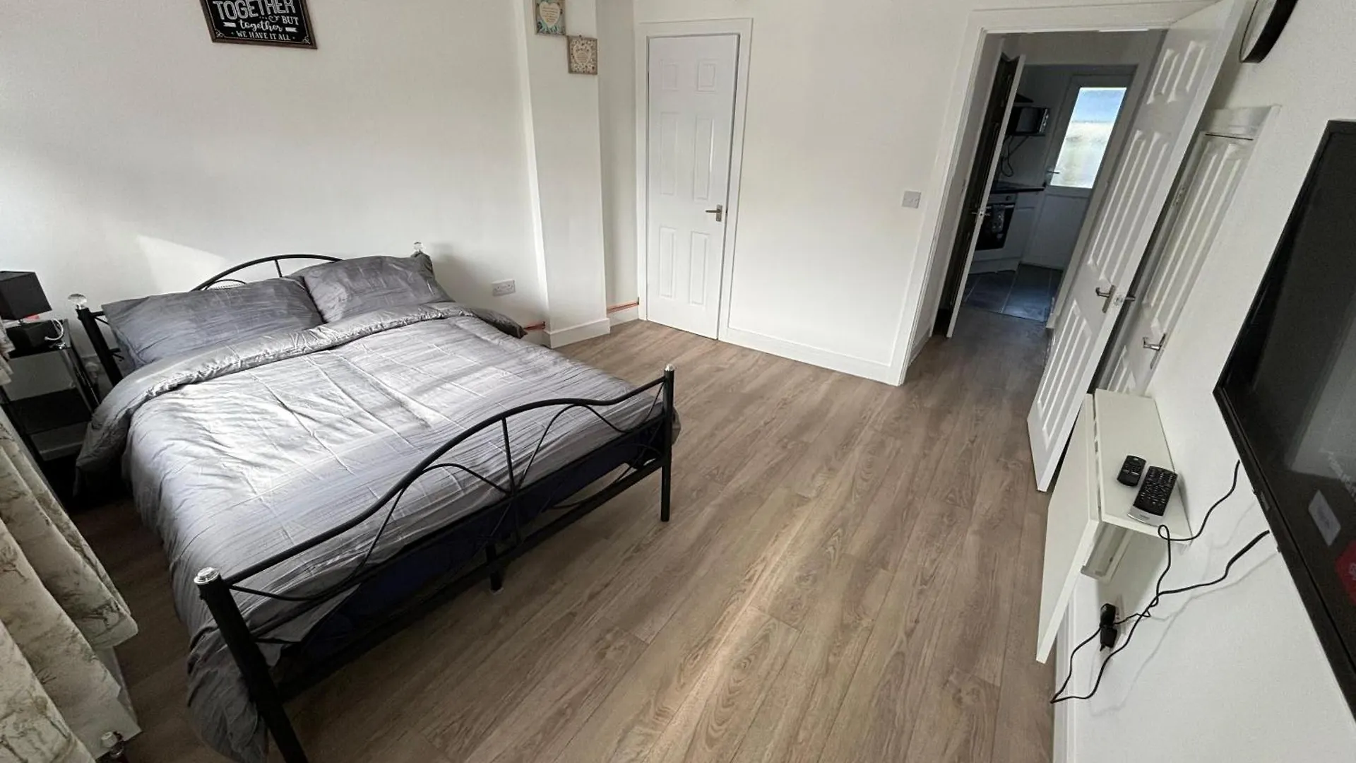 דירה יורק Modern & Cozy Gem - 10Min To City Center - Parking