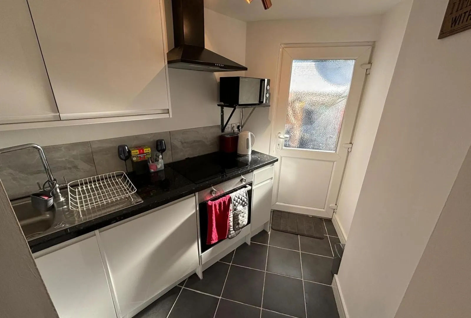 Modern & Cozy Gem - 10Min To City Center - Parking York
